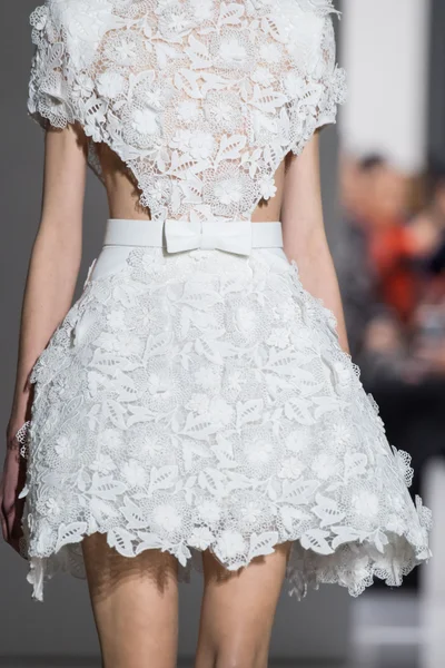 Look 11